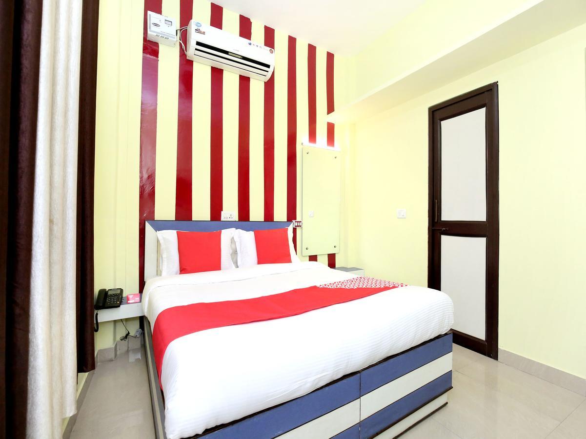Oyo 12038 Hotel Alishan Chandīgarh Zewnętrze zdjęcie