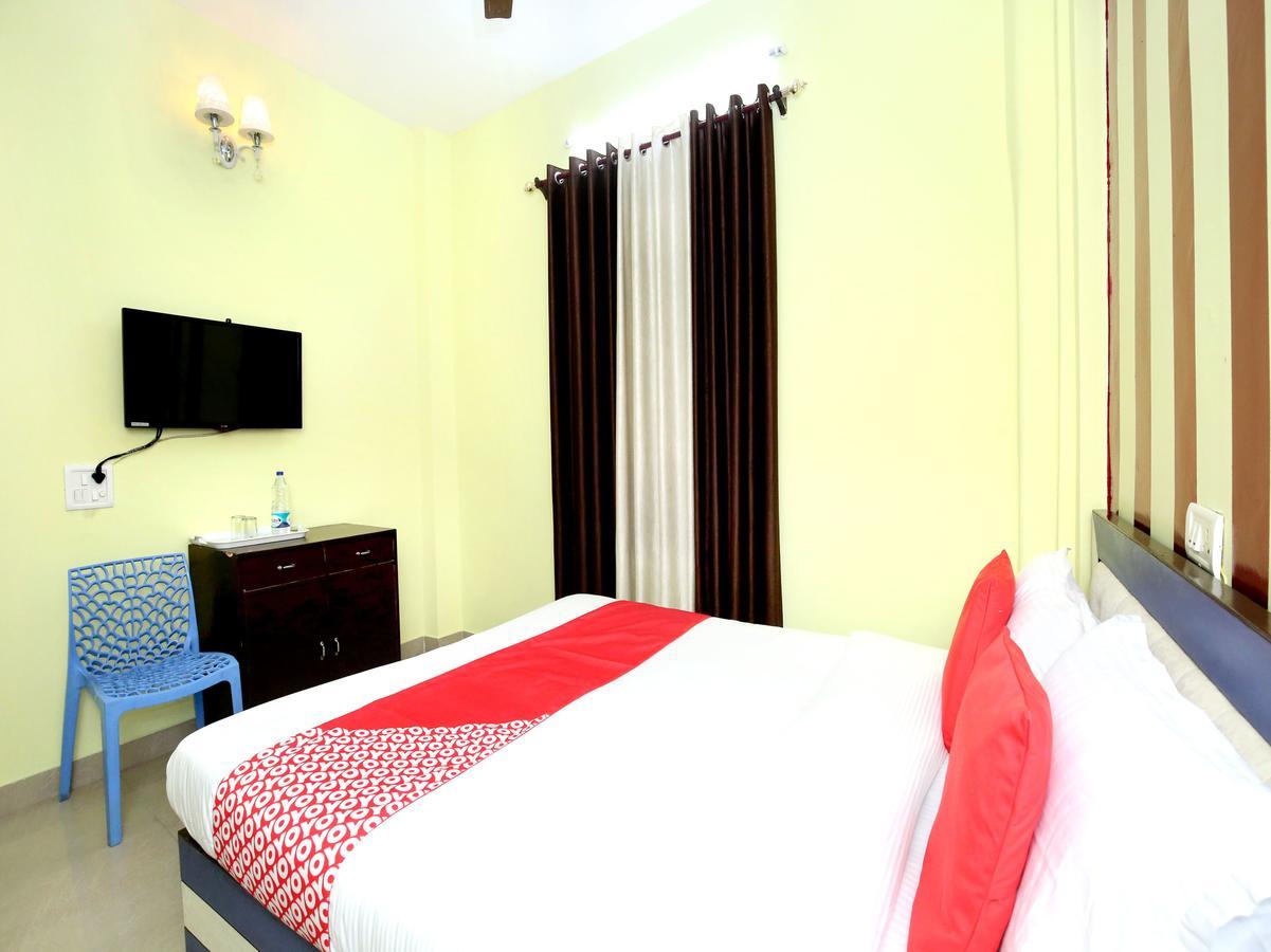 Oyo 12038 Hotel Alishan Chandīgarh Zewnętrze zdjęcie