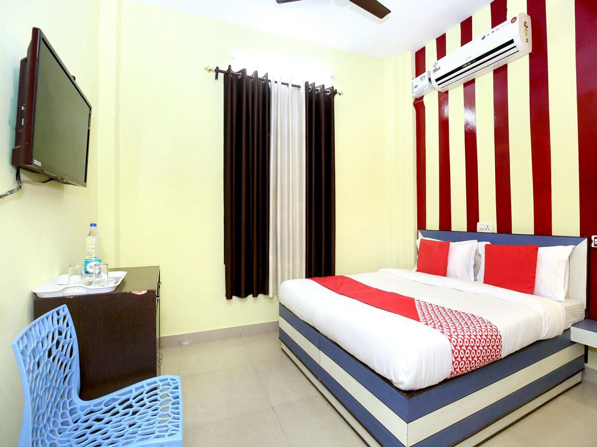Oyo 12038 Hotel Alishan Chandīgarh Zewnętrze zdjęcie